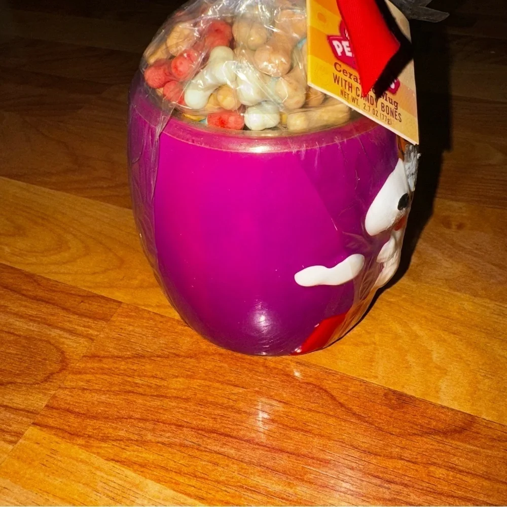 Vtg Peanuts Snoopy Ceramic Mug With Candy Bones New Never Opened Galerie Brand